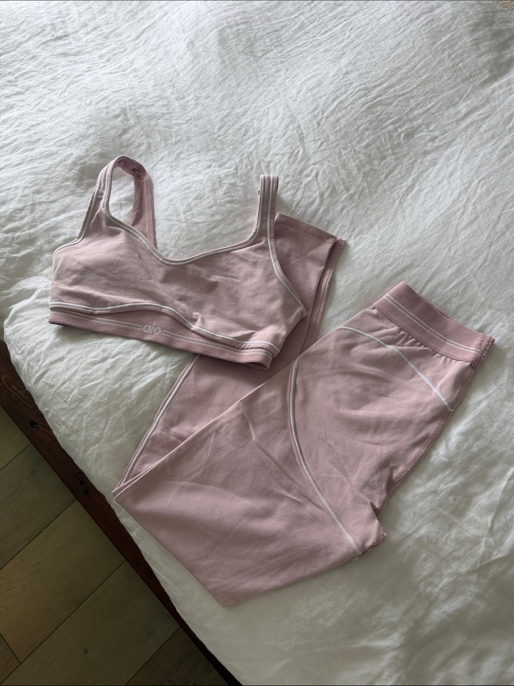 ALO Yoga Blush Pink Seamless Sports Bra and Leggings Set